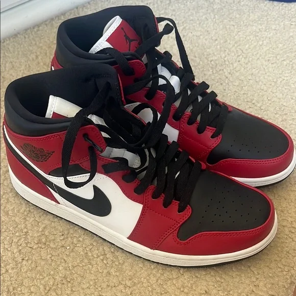 Nike Air Jordan 1 Mid Red and Black Sneakers High-Top Style with box - Picture 2 of 6